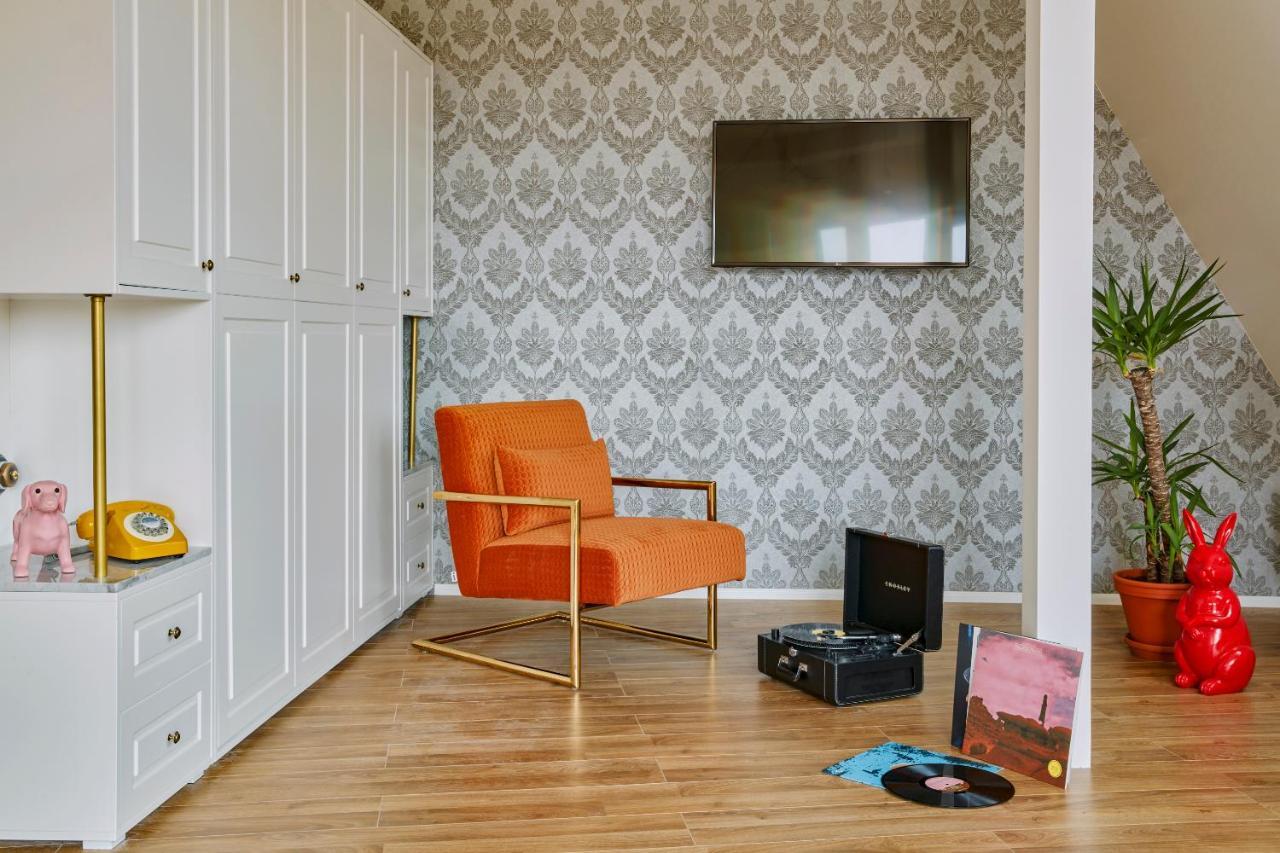 Max Brown Ku'damm, Part Of Sircle Collection Berlino